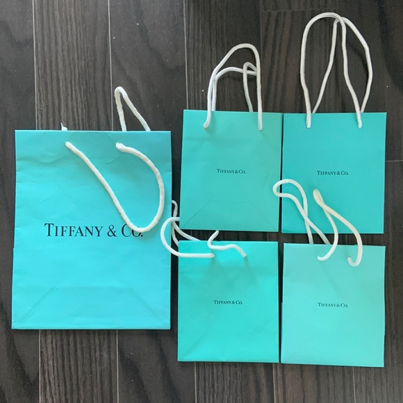 Set of 5 Tiffany & co shopping bags - Picture 1 of 3